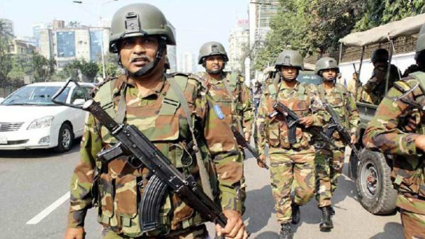 শত চ্যালেঞ্জেও নীরবে কাজ করে যাচ্ছে সেনাবাহিনী