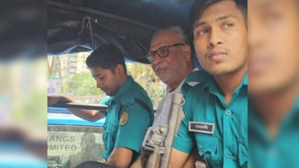 ‘মঞ্চ ৭১’র অনুষ্ঠানে উত্তেজনা, সাবেক মন্ত্রী লতিফ সিদ্দিকী আটক