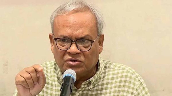 খালেদা জিয়াকে নেতৃত্বের আসনে দেখতে চায় জনগণ: রিজভী