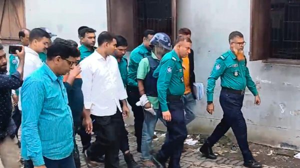 হেফাজতে থাকা আসামির বক্তব্য প্রচার, ৪ পুলিশ বরখাস্ত